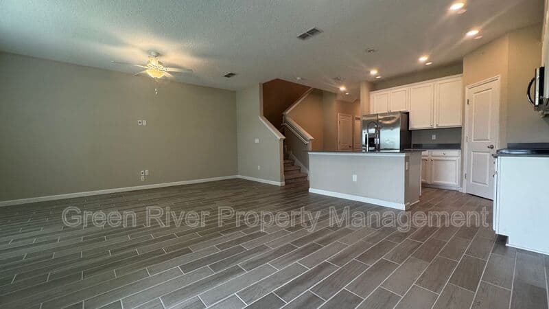 Jacksonville House: 10361 Benson Lake Dr