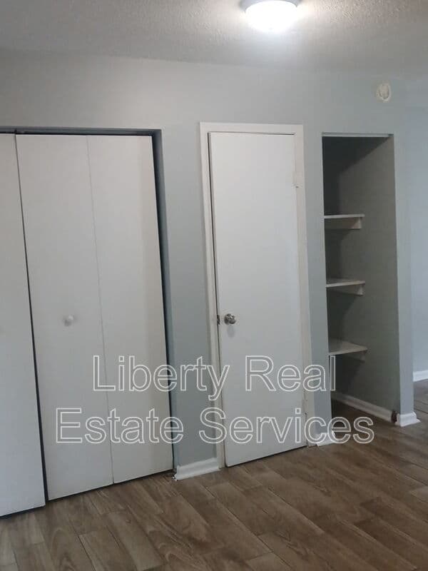 Hinesville House: 910 Berkshire Ter