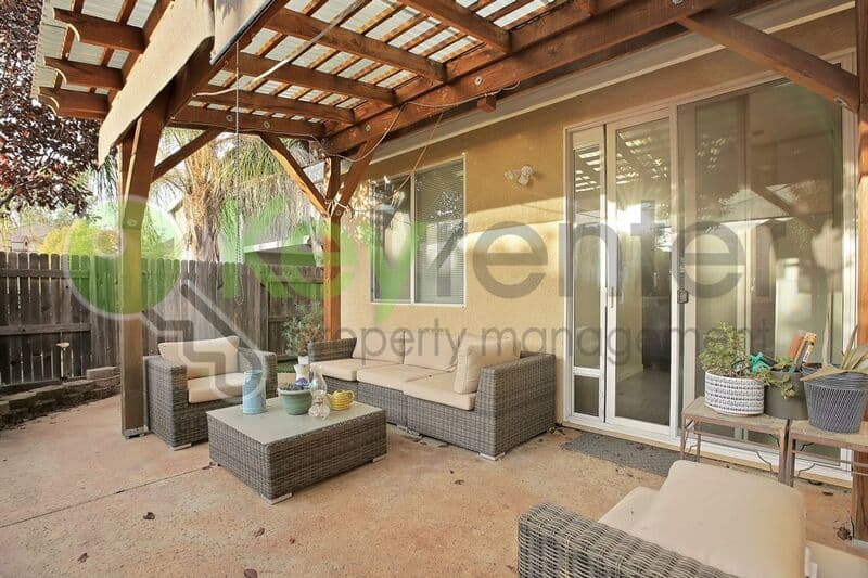 Roseville House: 1233 Manza Circle