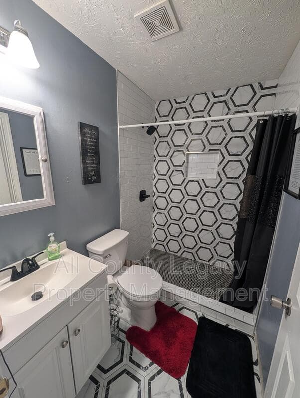 Loganville House: 3648 Range Way
