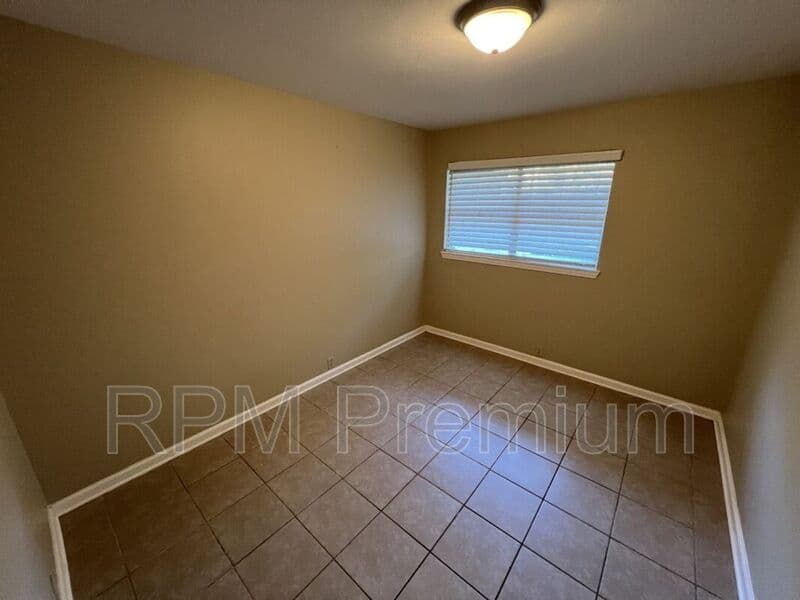 Baton Rouge House: 3280 Crestaire Dr