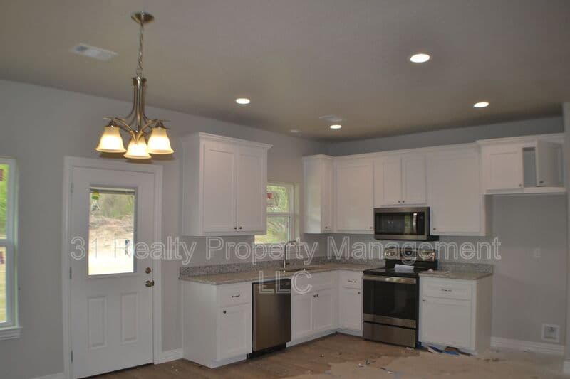 Durant House: 238 Western Hills Dr