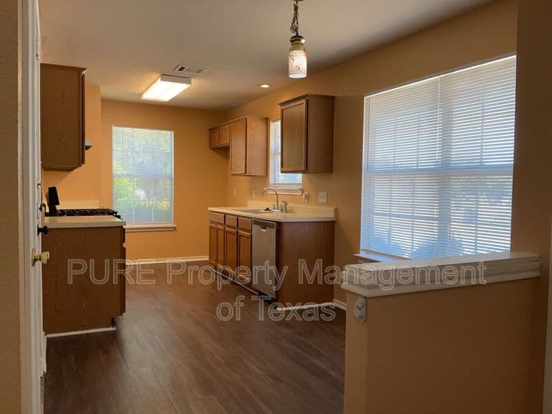 Round Rock Condo: 1001-A Christopher Ave