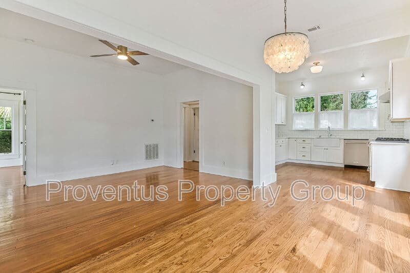 Pensacola House: 904 North 16th Avenue