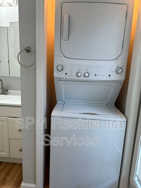 Wilmington Condo: 210 Red Cross St