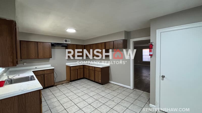 Memphis Condo: 3247 Thirteen Colony Mall 3a