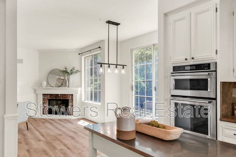 Danville House: 690 Glasgow Circle