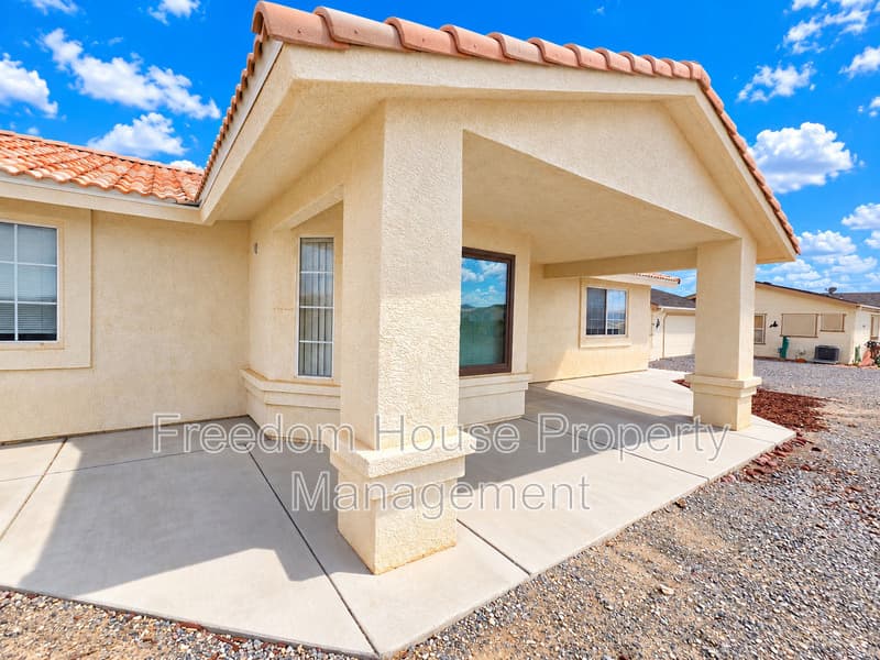 Pahrump House: 701 Mount Charleston Drive