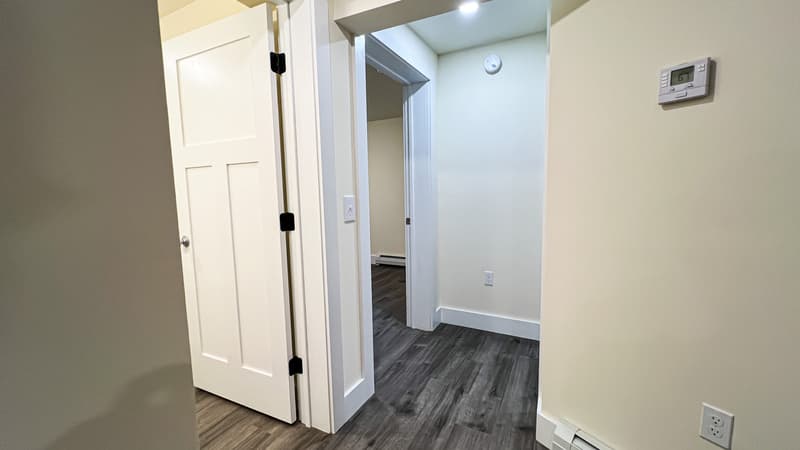 Burlington Condo: 21 Hungerford Terrace, Unit 3