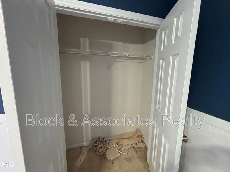 Raeford House: 337 Americana Dr