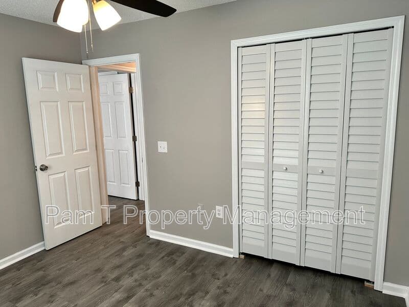 Savannah House: 2607 Bismark Ave.