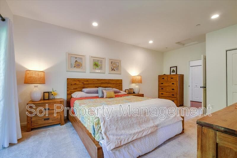 Santa Cruz House: 3370 Houts Drive