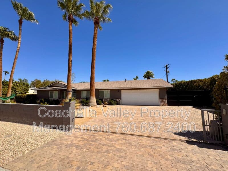 Palm Springs House: 2004 N San Antonio Rd