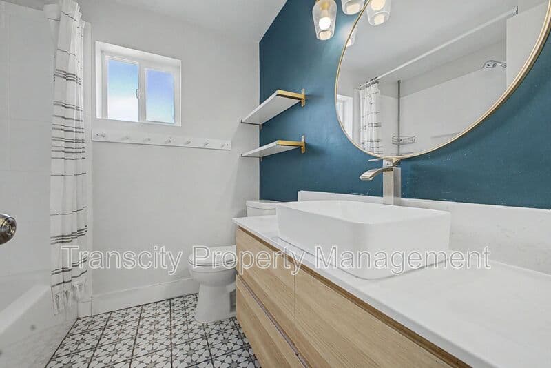 Mesa House: 511 N LeSueur