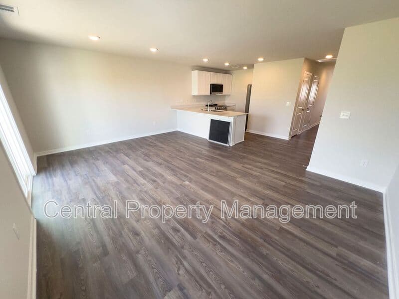 Spartanburg House: 6014 Tavener Drive