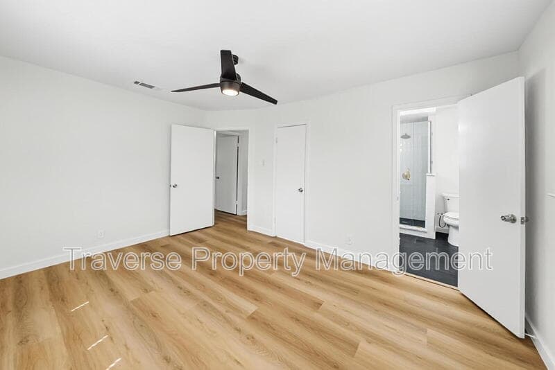 Fort Worth House: 5605 Wimbleton Way