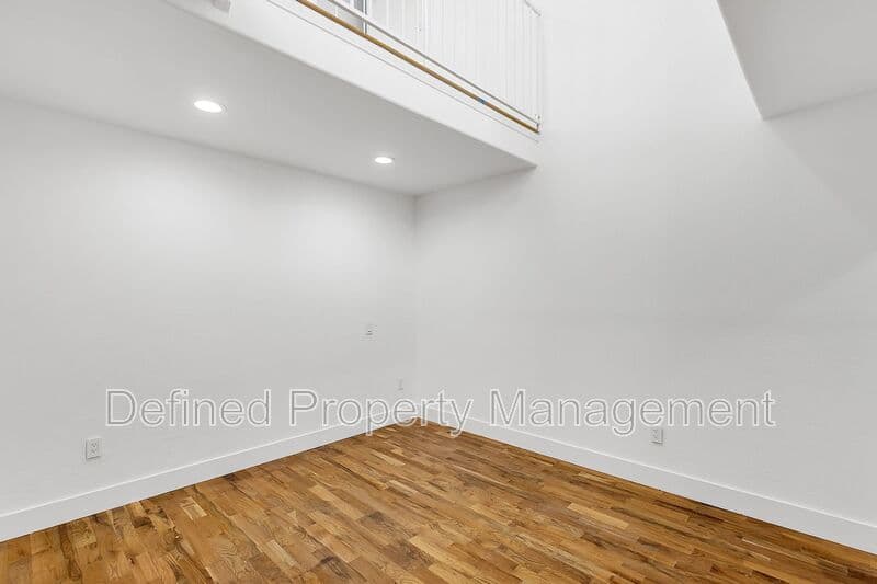 Los Angeles Condo: 1827 Wilcox Avenue Los Angeles, CA 90028