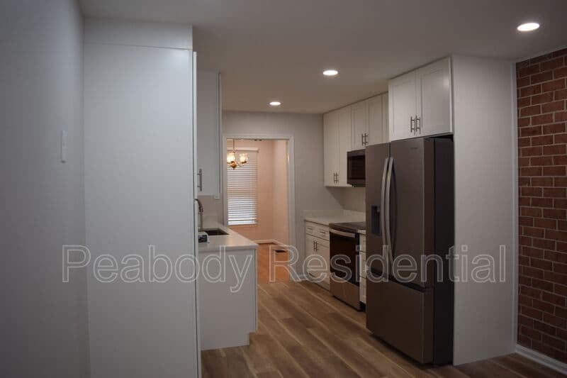 Alexandria House: 1013 N Vail St