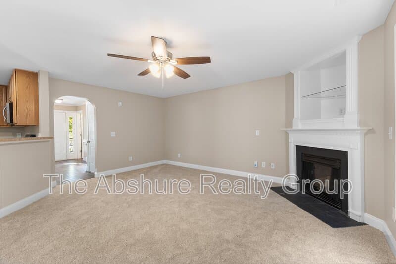 Holly Springs House: 517 Texanna Way