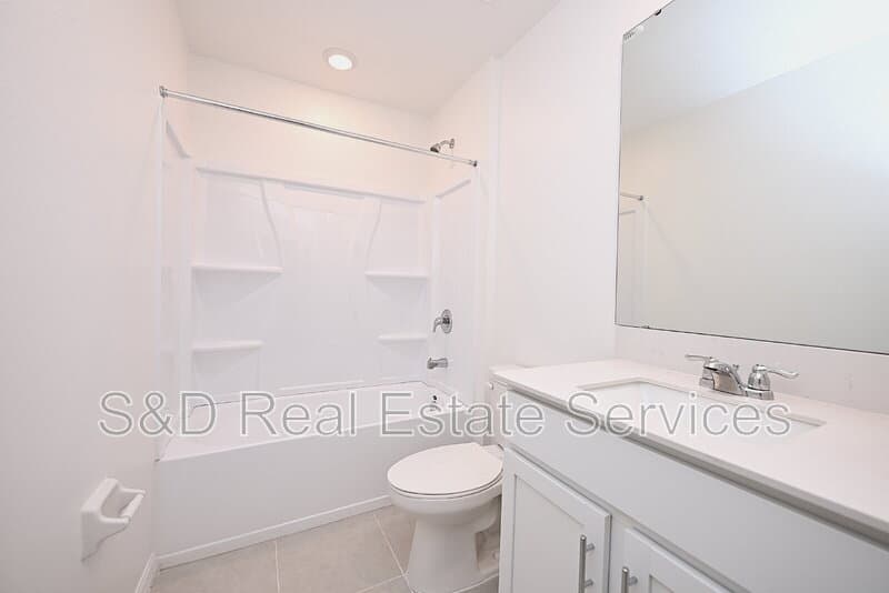 Lakeland House: 7847 Abagail Dr.