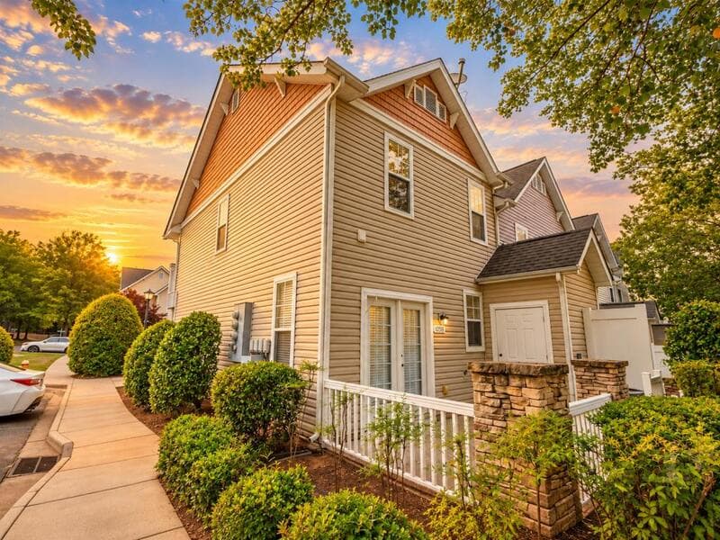 Charlotte Townhome: 10350 McGoogan Ln