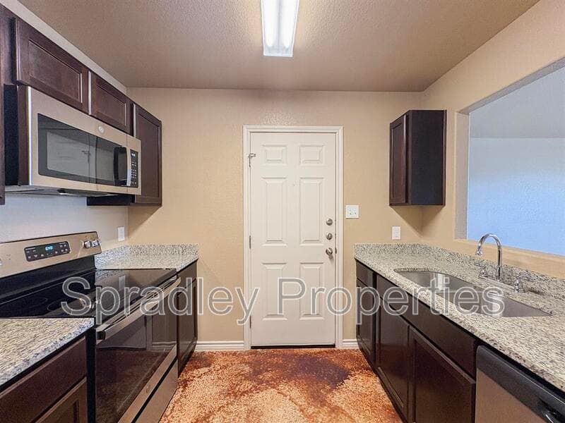 Belton Condo: 1008B Llano Ct