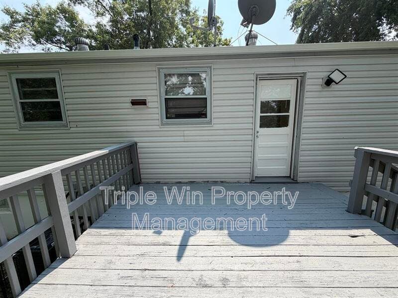 Saint Louis House: 1113 Highmont Dr
