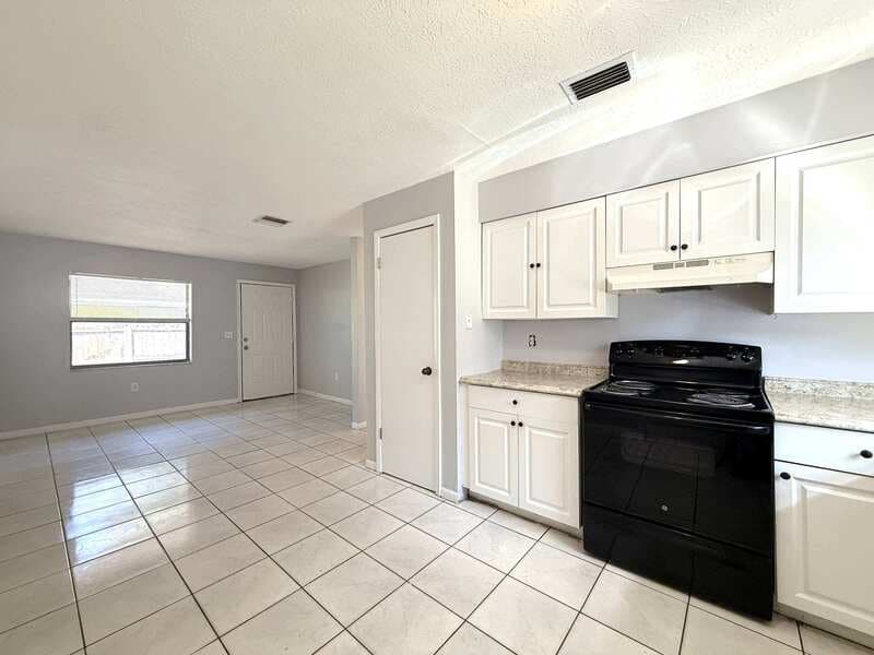 Tampa Condo: 1413 East 99th Avenue