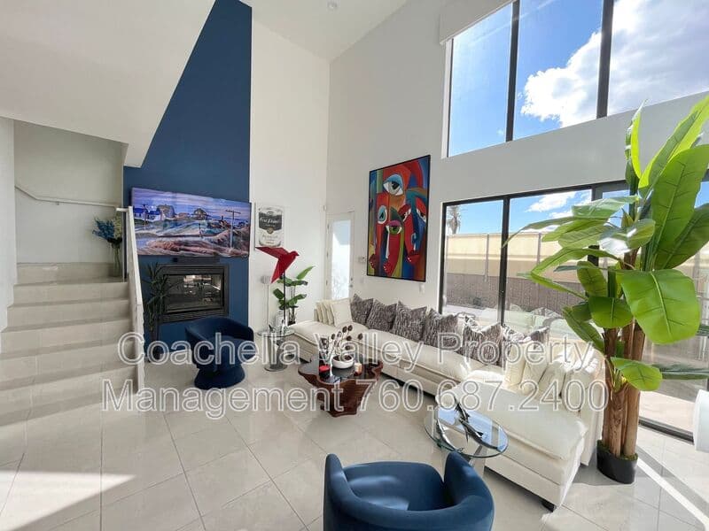 Palm Springs House: 353 Cheryl Dr