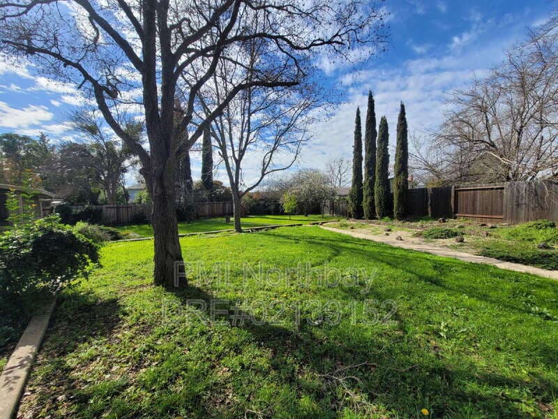 Fairfield House: 3552 Larchmont Court