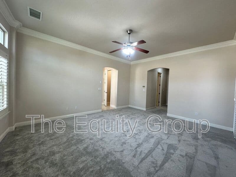 Visalia House: 239 North Preston St