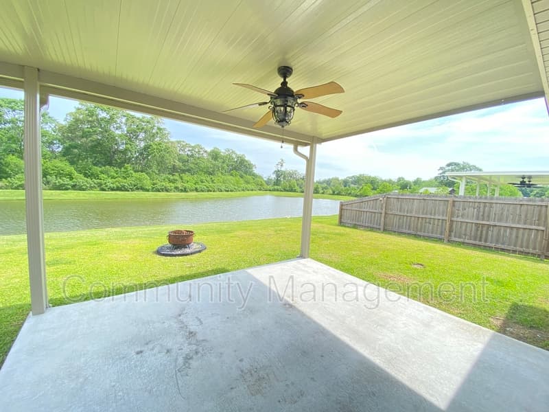 Prairieville House: 38445 Brown Rd