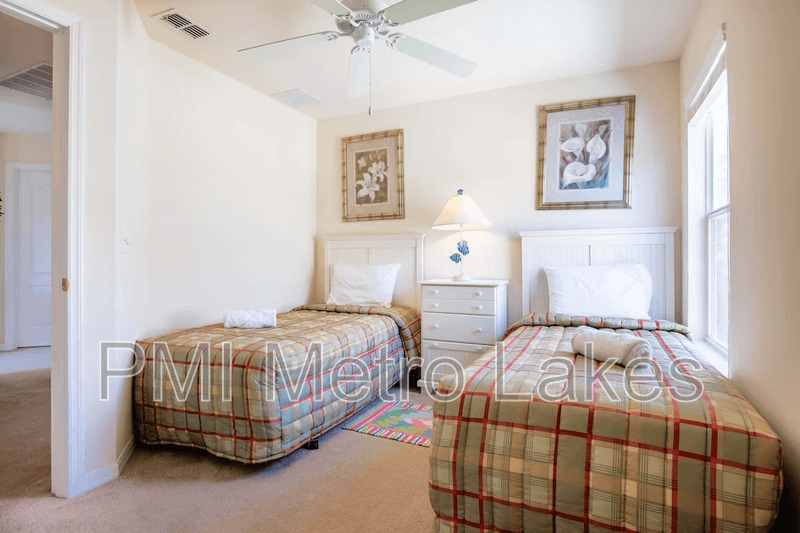 Davenport House: 194 Blue Jay Way