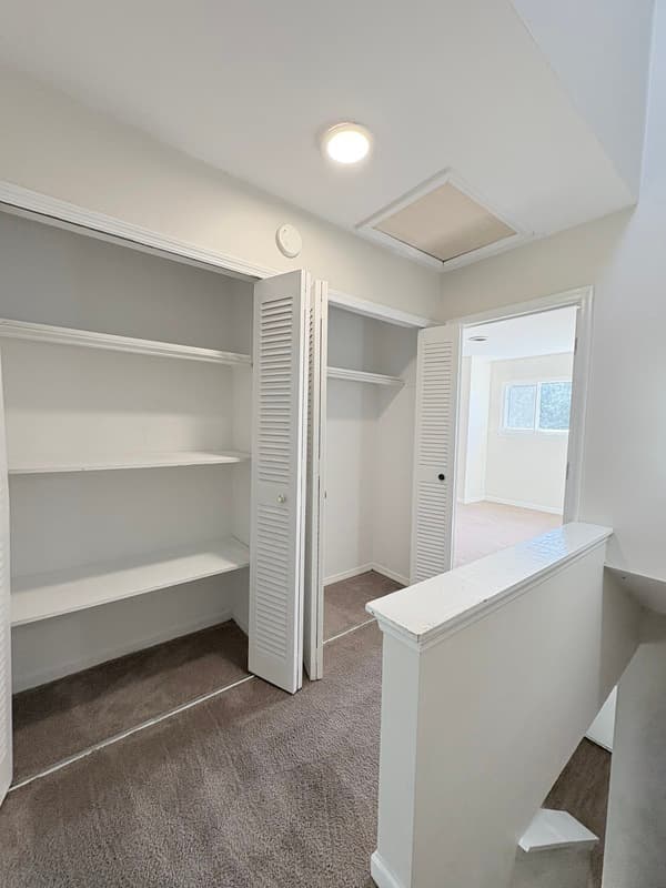 Columbia Townhome: 240 Jamil Rd