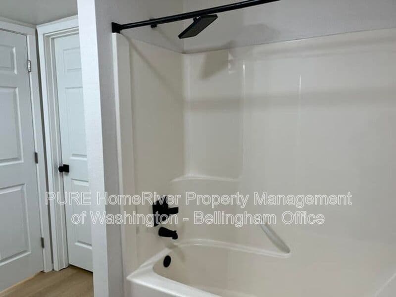 Bellingham Apartment: 4370-4380 Tull Road