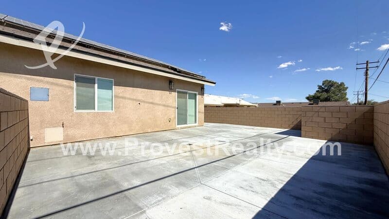 Apple Valley House: 20125 Zuni Rd