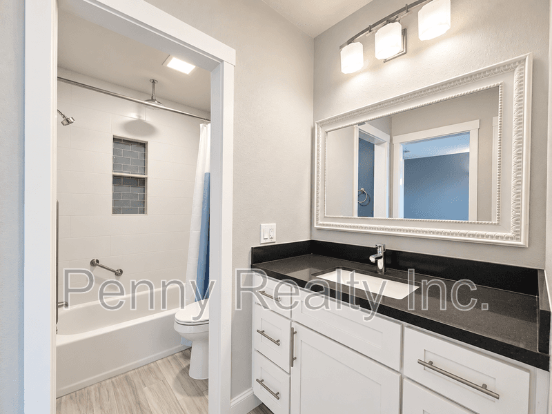 Carlsbad Condo: 6575 Paseo Del Norte
