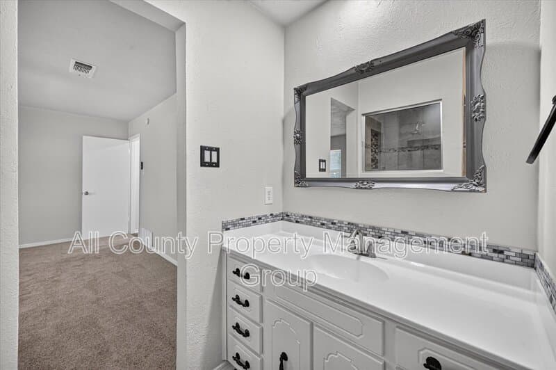 North Richland Hills House: 7217 Timberlane Drive