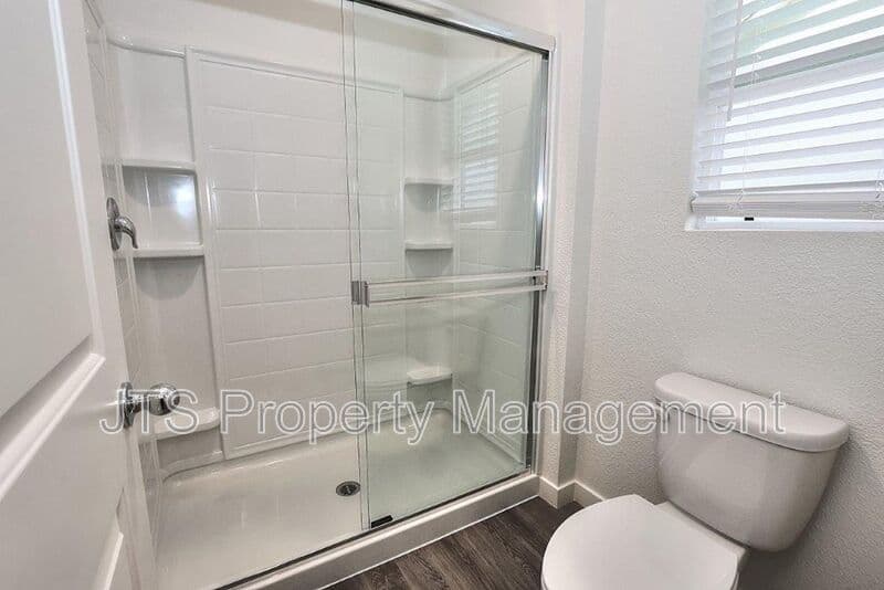 Roseville House: 2049 Shady Tree Circle