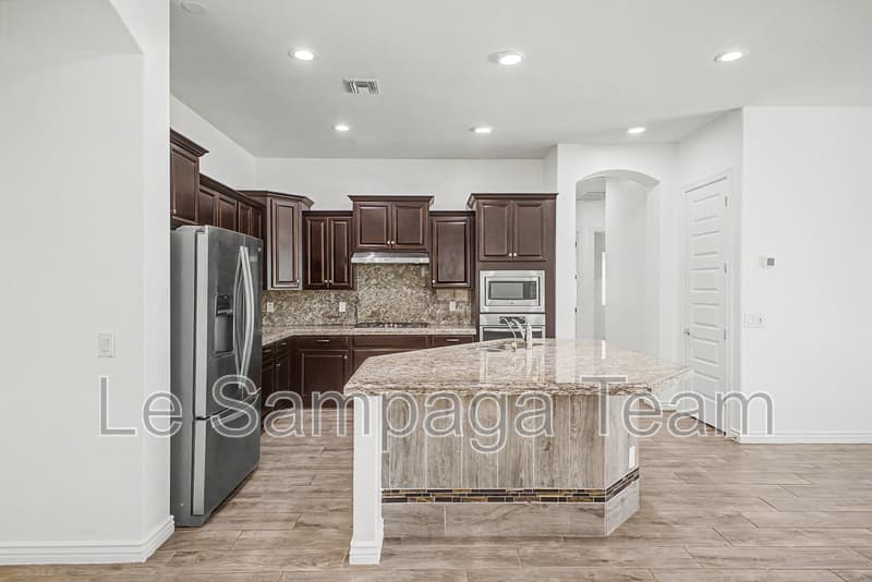 Queen Creek House: 20289 E RAVEN DR