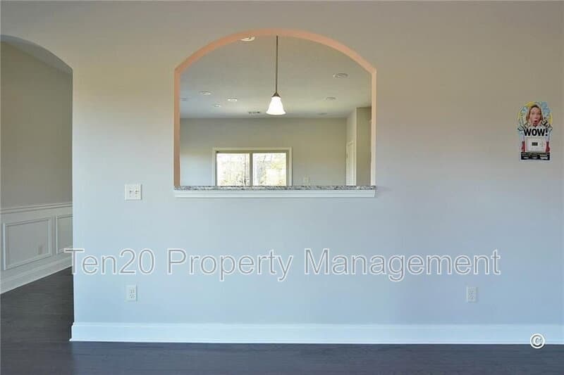 Smiths Station House: 128 Lee Road 2216