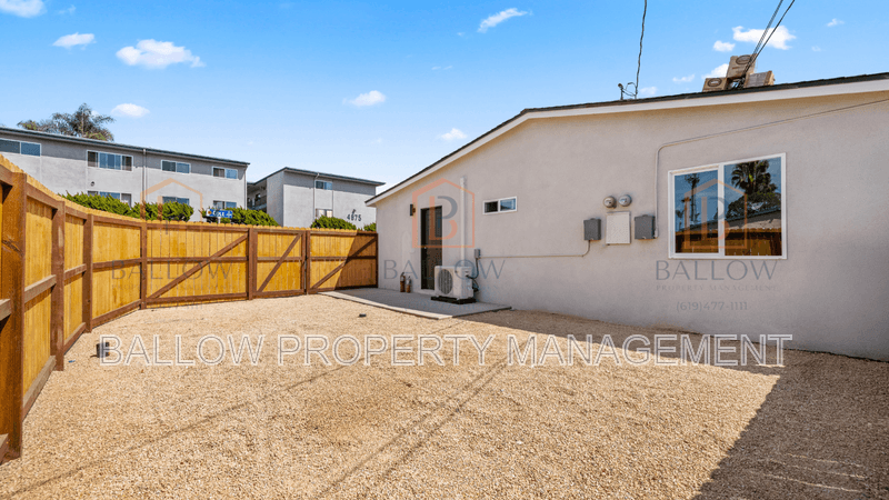 San Diego House: 4880-82 Cole Street