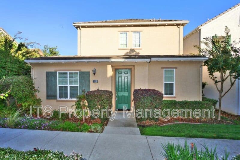 Orangevale House: 9041 Crescenda Lane