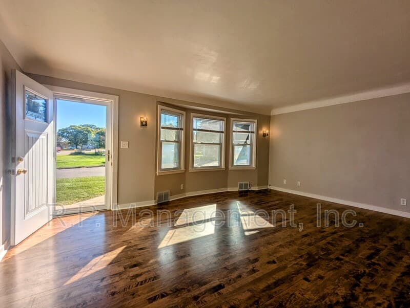 Maplewood House: 2303 Atlantic St