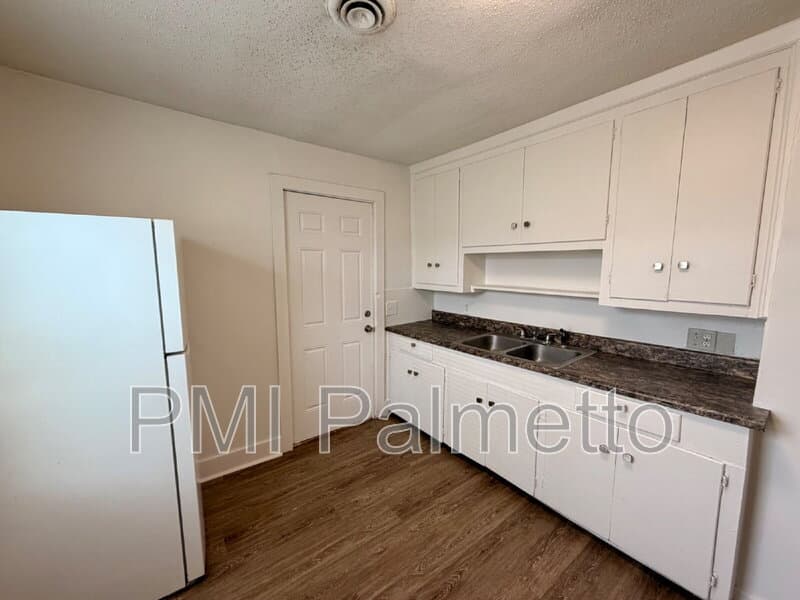 West Columbia Condo: 528 Jasper Street