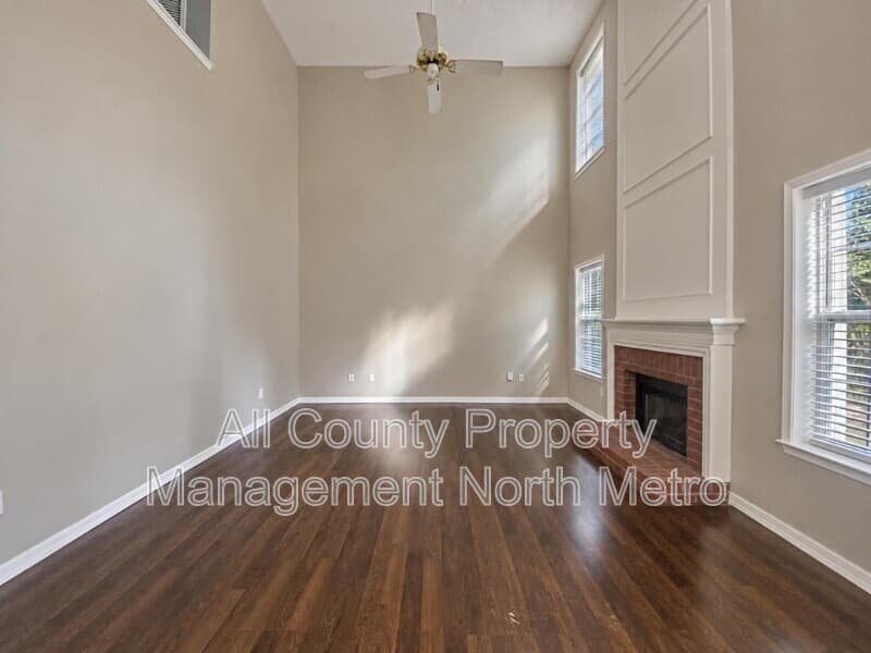 Alpharetta House: 1095 Winthrope Chase Drive