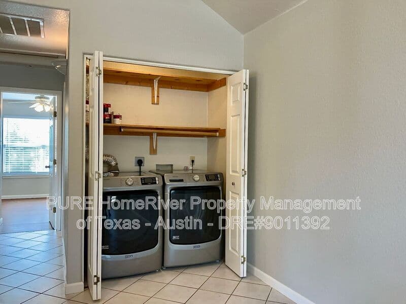 Austin Condo: 909 Hill Wood Dr #A