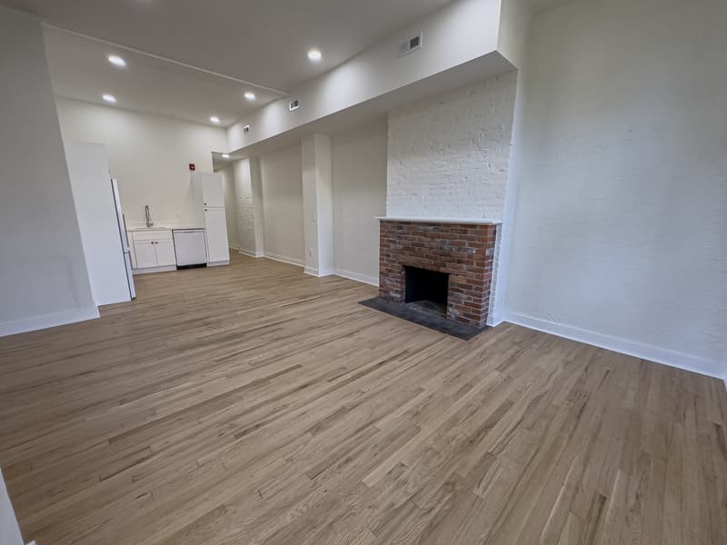 Philadelphia Condo: 2013 Green St - 2FL