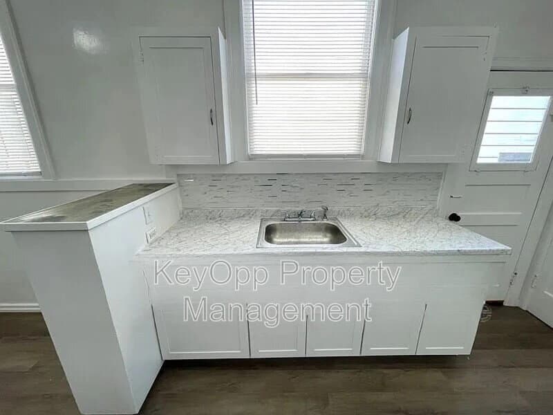 San Francisco Condo: 1666 24th Avenue