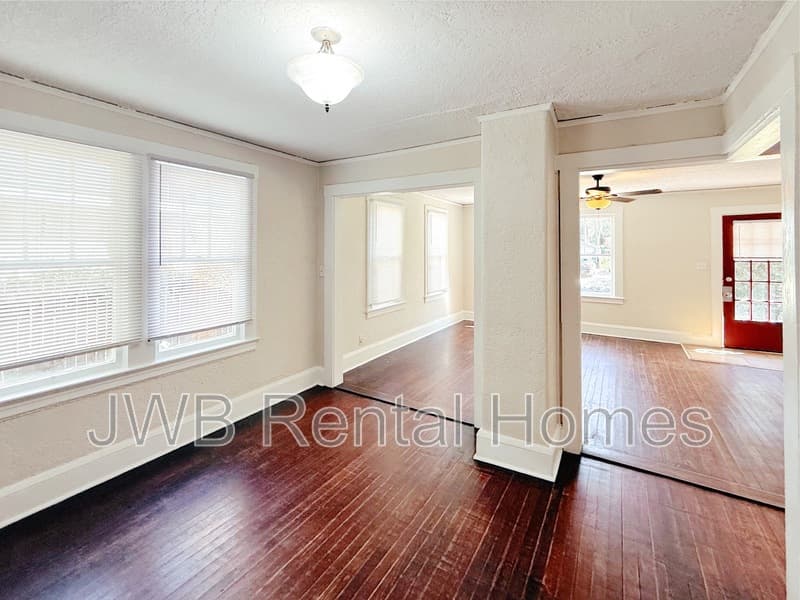 Jacksonville House: 3869 Concord St